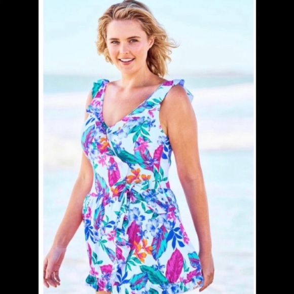 ⭐️NWT Beautiful Plus Size Swim Dress!! Size 18!!⭐️ - Picture 1 of 5